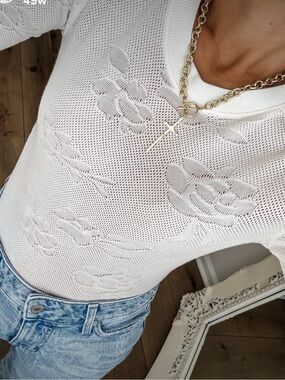 Women’s White Mesh Knit Floral Pattern Sweater Top🚌
